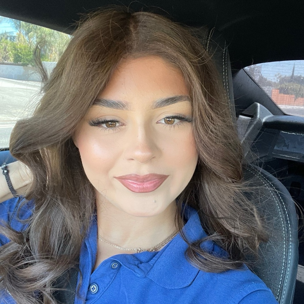 Meet your Posher, Leslie